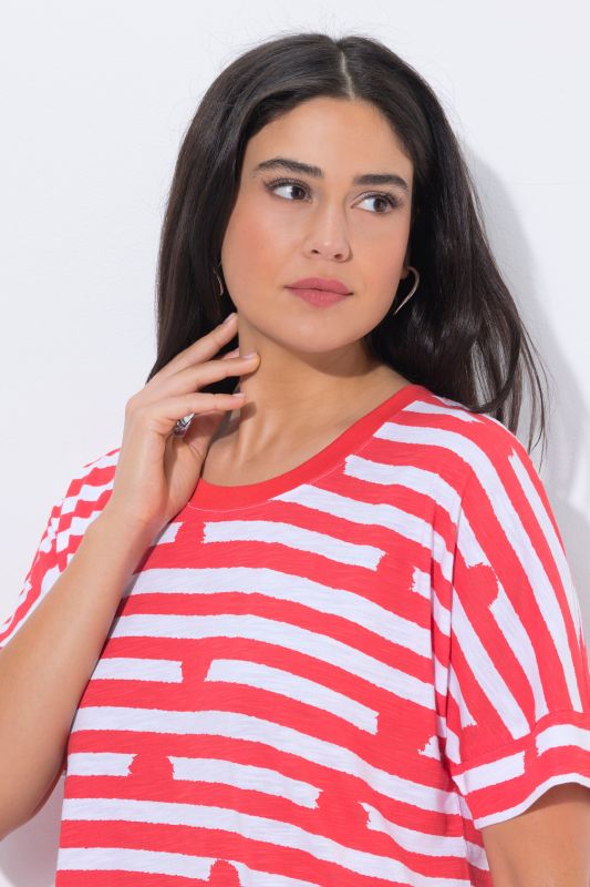 Тениска с райета и точки