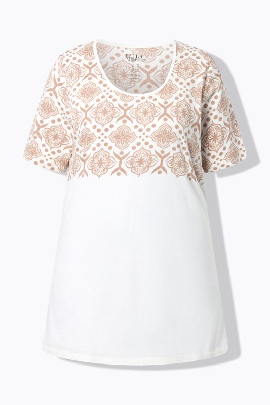 Туника с цветя на деколтето