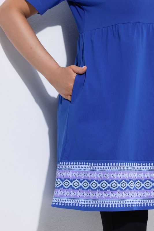 Туника с принт на подгъва