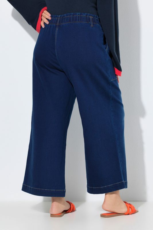 Wide Leg Stretch Fit Jeans