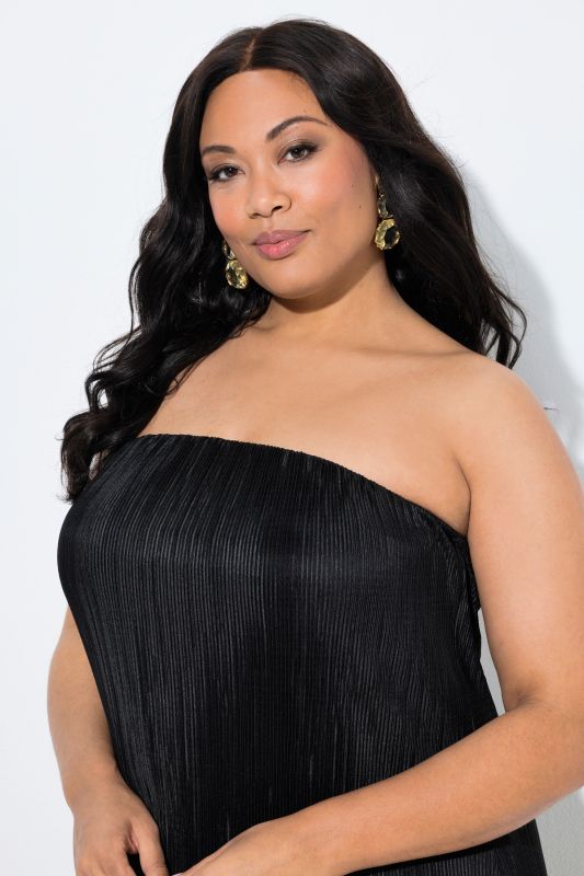 Рокля плисирана без ръкави