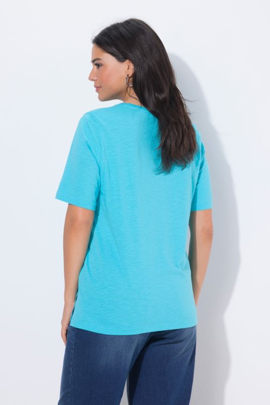 Тениска с бляскави акценти