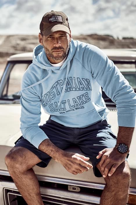 Суитчър с качулка и надпис