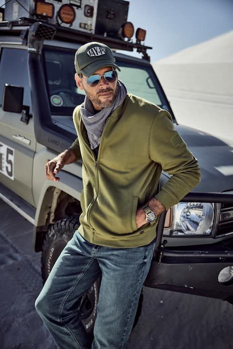 Суитчър с цип отпред