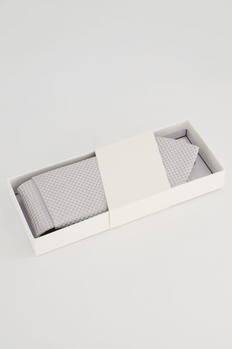 Вратовръзка и кърпичка комплект