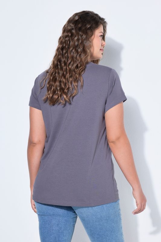 Тениска с V - образно деколте