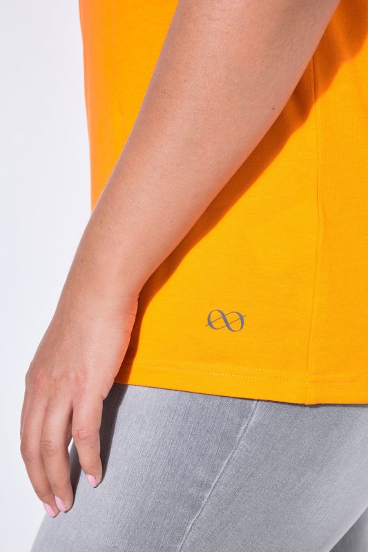 Тениска с V - образно деколте