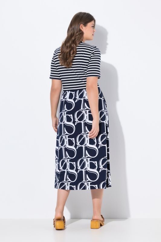 Рокля с райета и принт