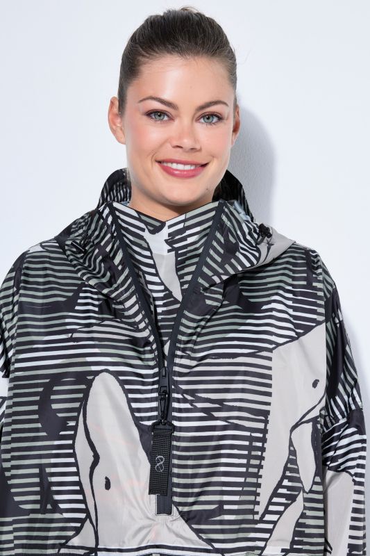 Дъждобран с принт на китове