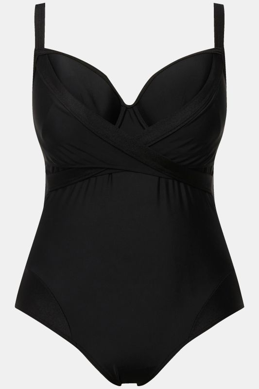 Бански с бляскав детайл