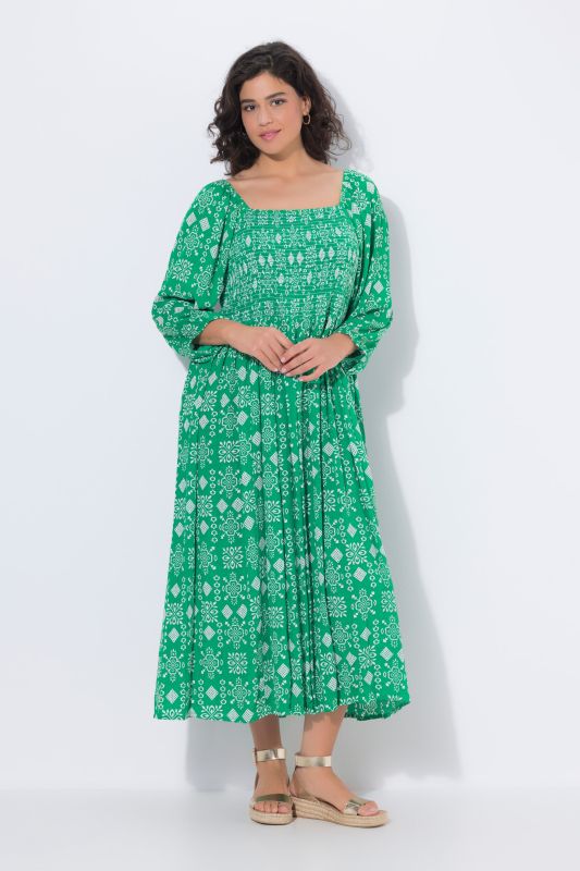 Midi A-line dress with square neckline and 3/4 sleeves