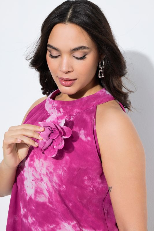 Batik Print Sleeveless Flower Brooch Blouse