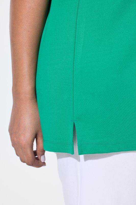 Тениска с мъниста на деколтето