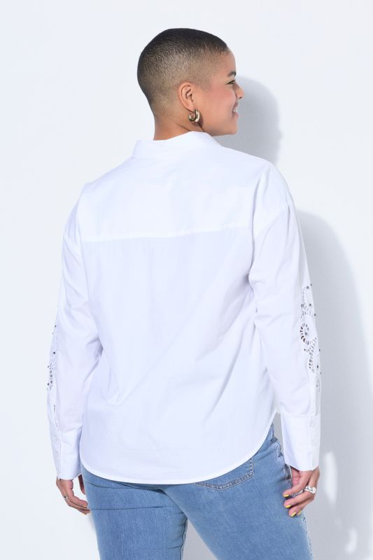 Риза с дантела на ръкавите