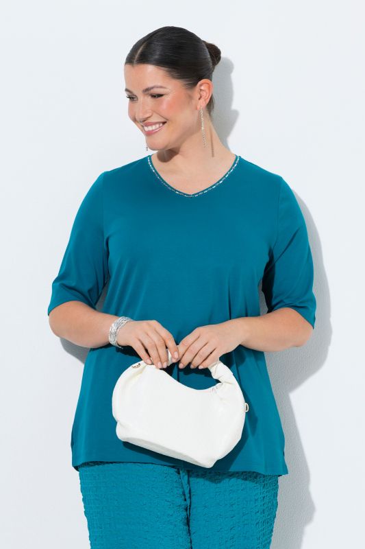 Тениска с бродирани акценти