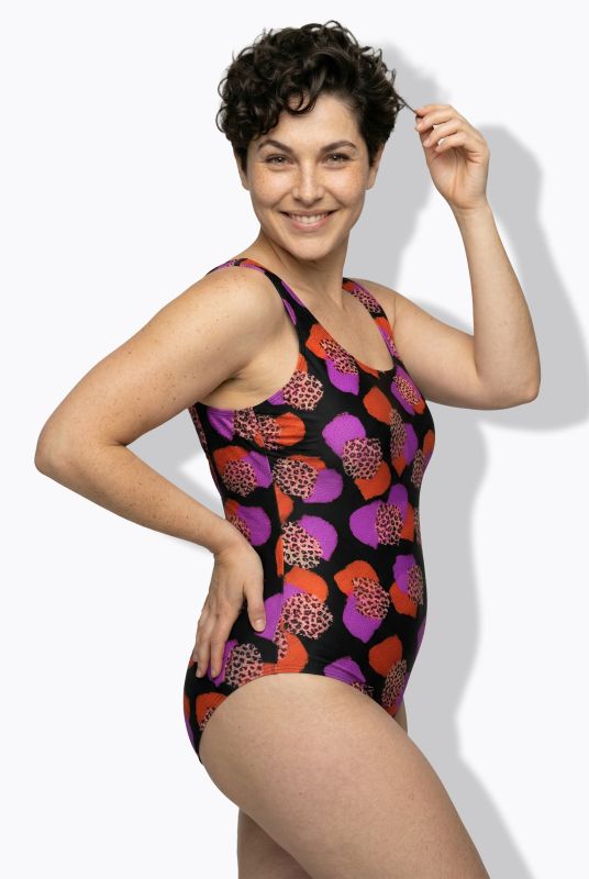 Бански с леопардов принт и точки