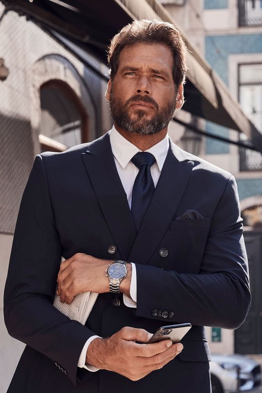 Вратовръзка с диагонални райета