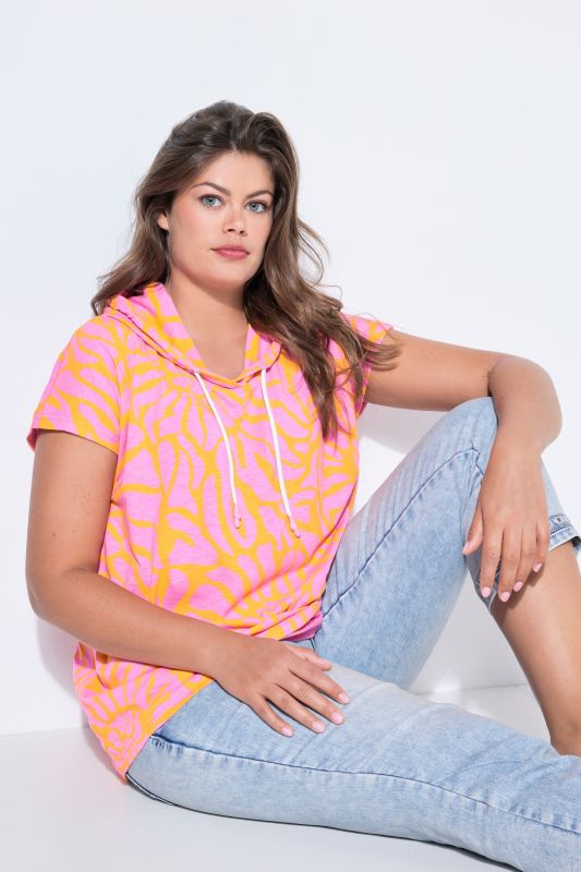 Vibrant Nautilus Print Hooded Tee