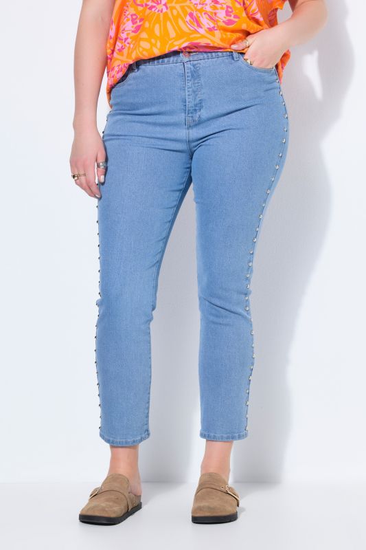 Дънки тип Mom с декоративен акцент