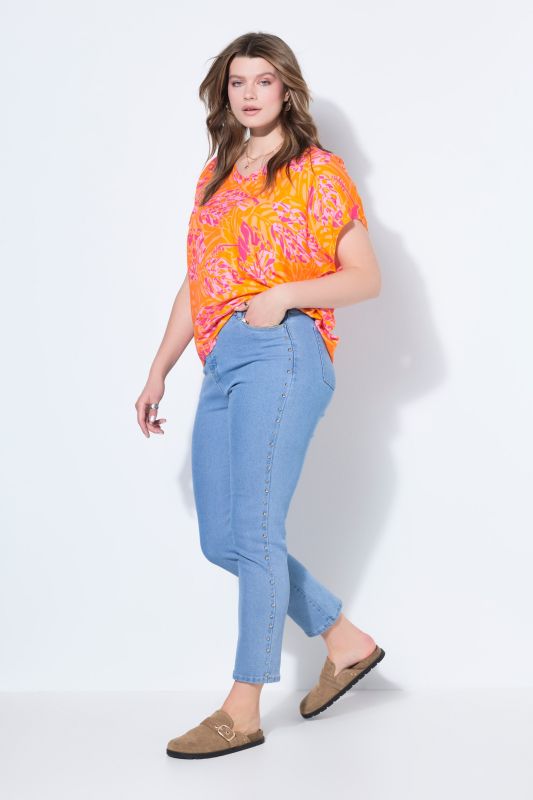 Дънки тип Mom с декоративен акцент