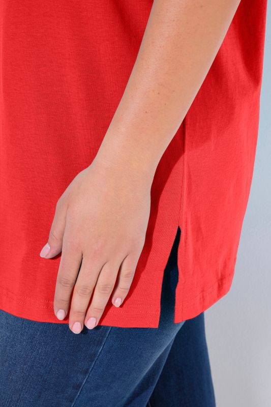 Тениска с V - образно деколте