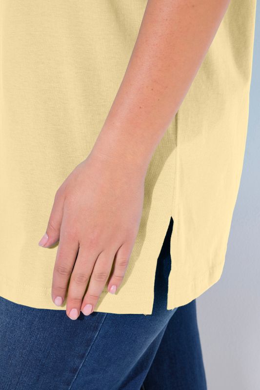 Тениска с V - образно деколте