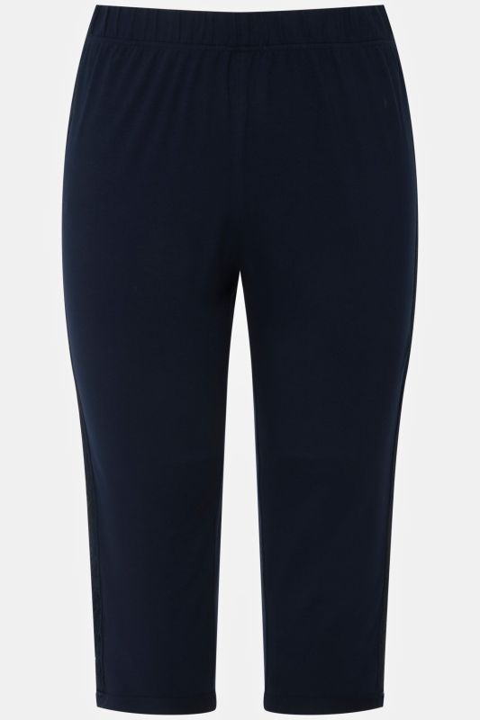 Клин с дантелен акцент