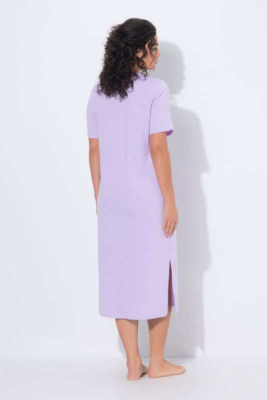 Нощница с акцент на деколтето