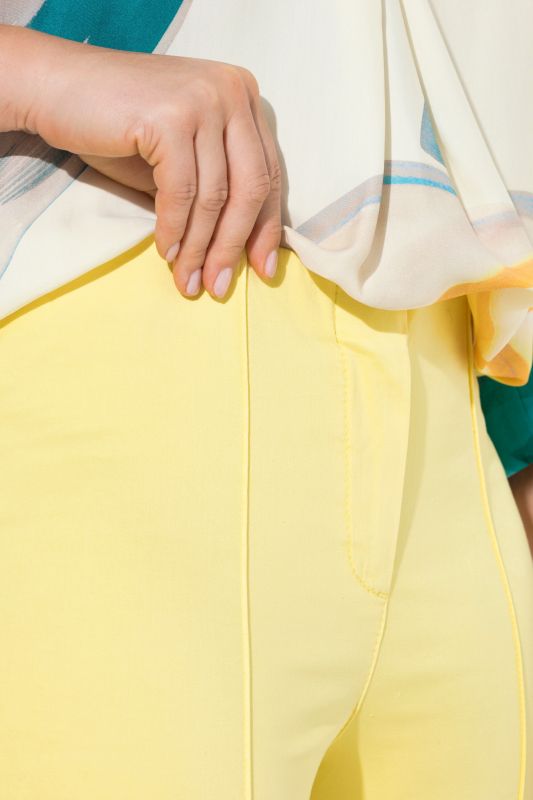 Панталон с модерни орнаменти