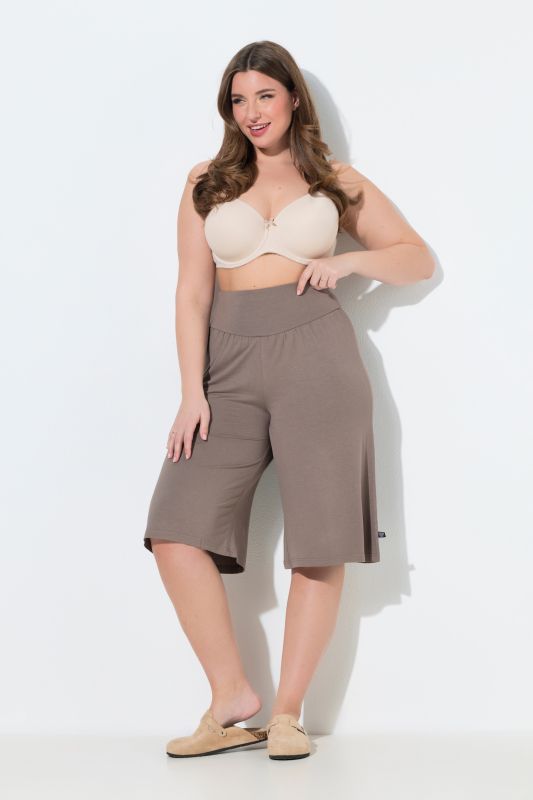 Wide-Leg Flared Bermuda Shorts