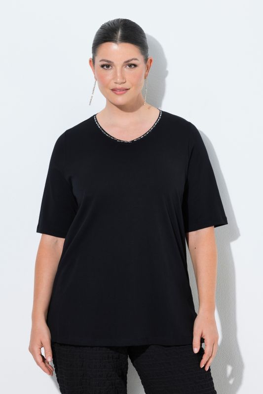 Тениска с бродирани акценти