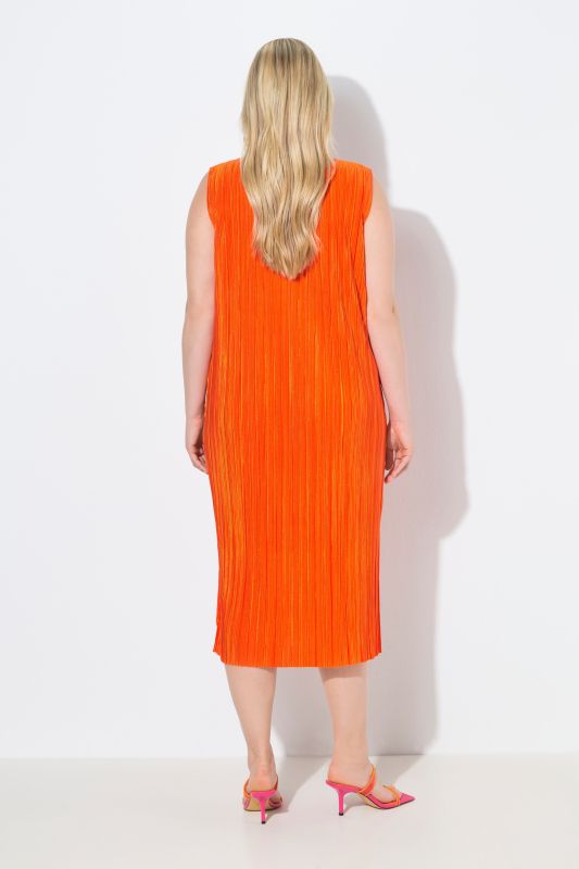 Pleated Sleeveless Shimmer Dress