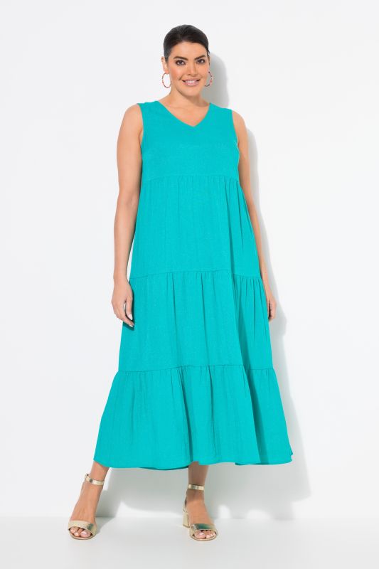 Рокля с набрани акценти