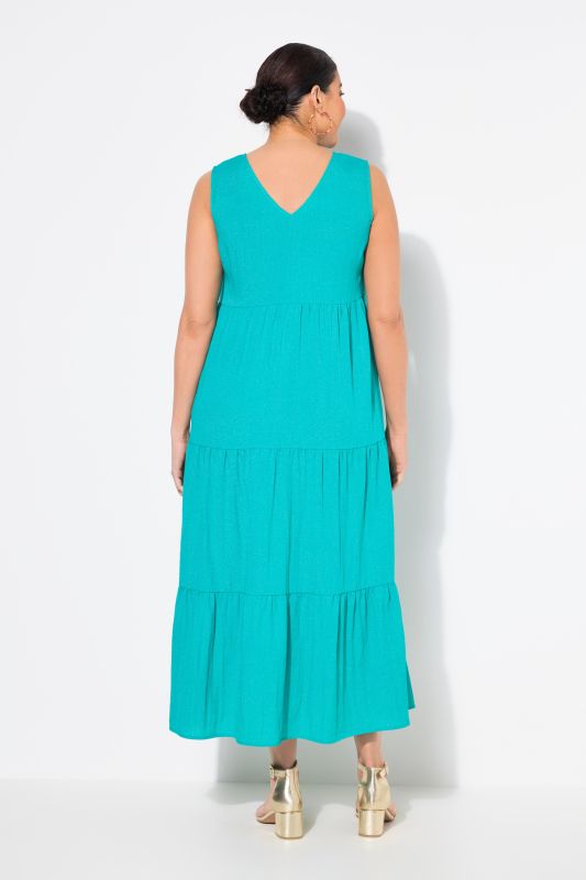 Рокля с набрани акценти