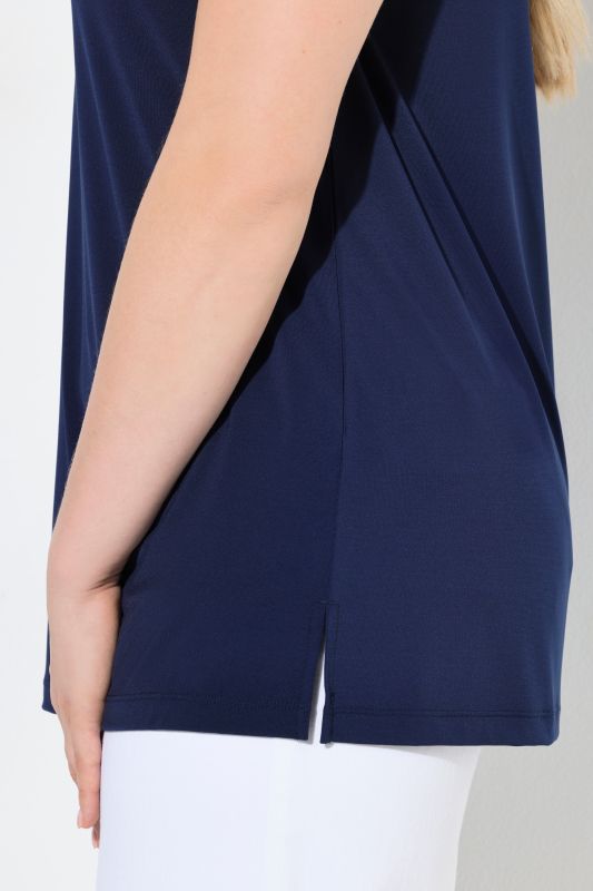 Потник с мъниста на деколтето