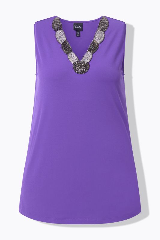 Потник с мъниста на деколтето