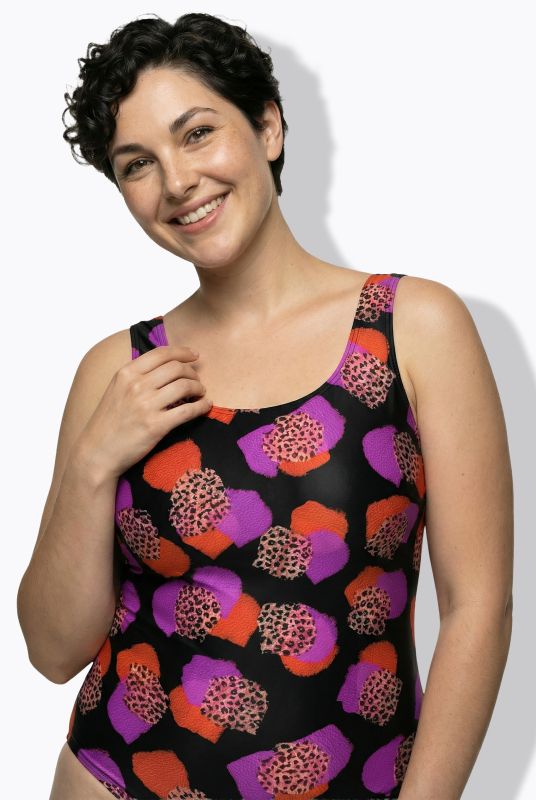 Бански с леопардов принт и точки