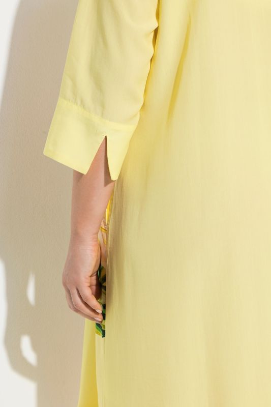 Рокля от лиосел с цветя