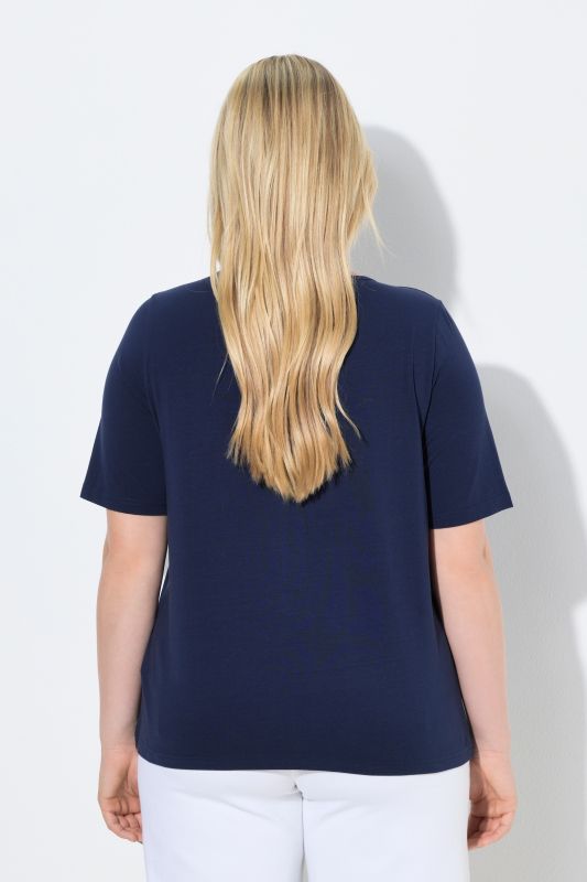 Тениска с асиметрично деколте