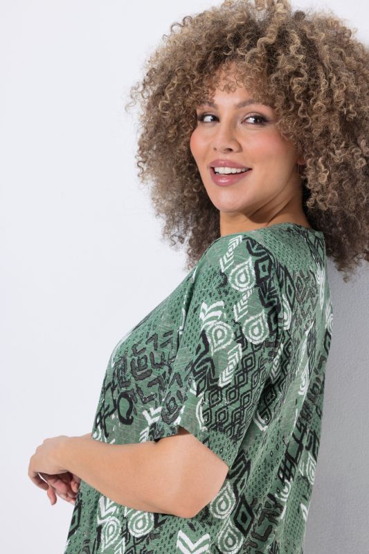 Тениска с пач принт