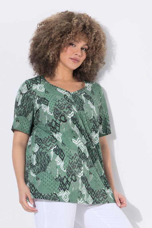 Тениска с пач принт