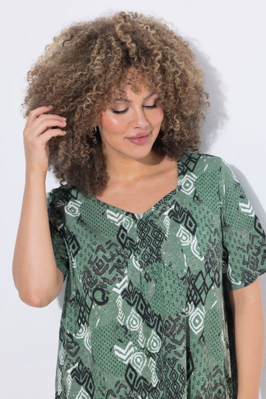 Тениска с пач принт