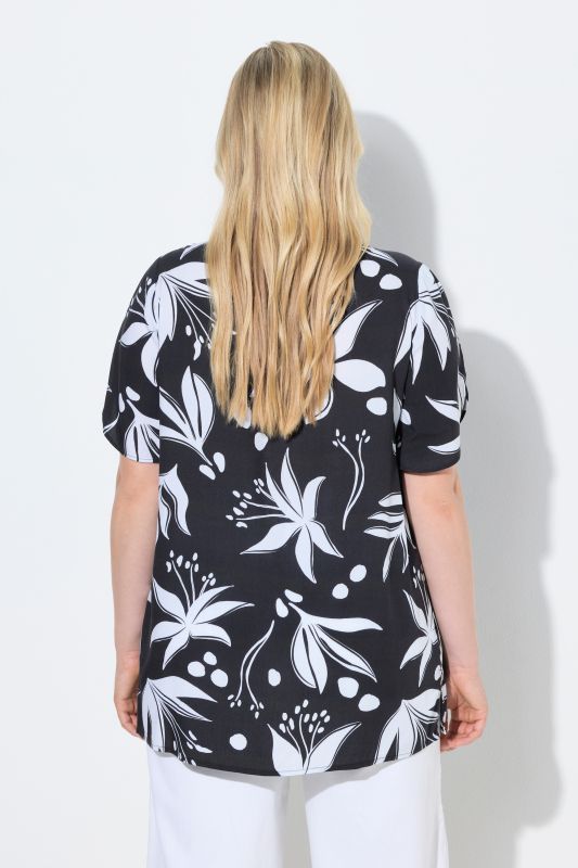 Graphic Floral Print V-Neck Tee