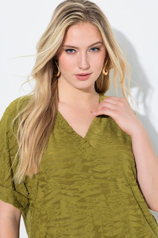 Тениска с текстурирана материя