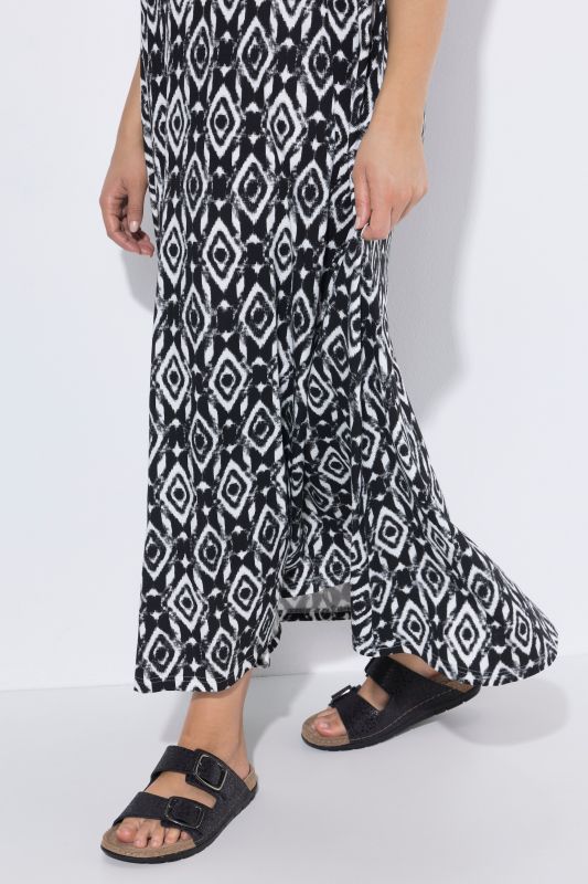 Geometric Diamond Print Sleeveless Dress