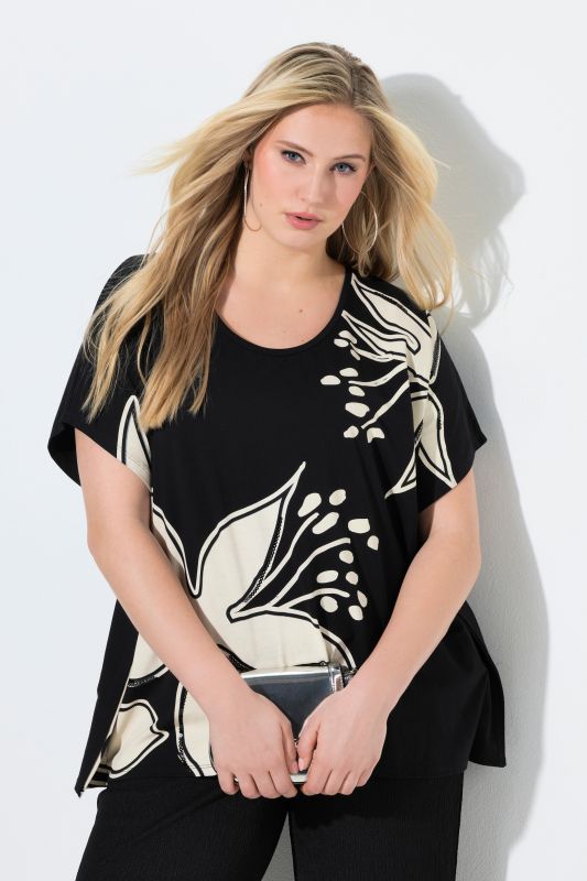 Тениска с монохромен флорален принт и драперия