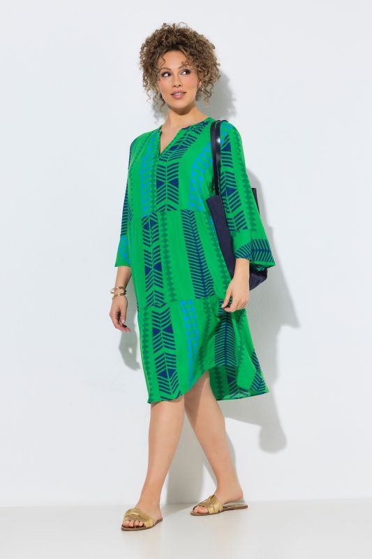 Рокля с графични райета