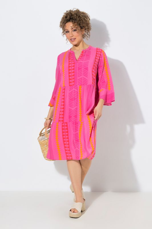 Рокля с графични райета