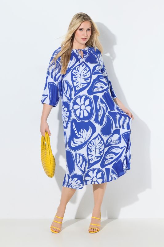 Рокля с графичен тропически принт