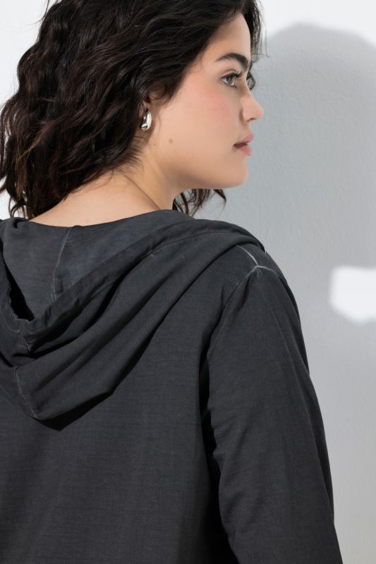 Рокля с графичен тропически принт